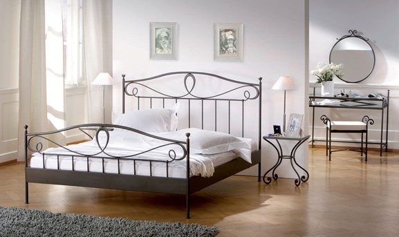 Heritage Iron Bed