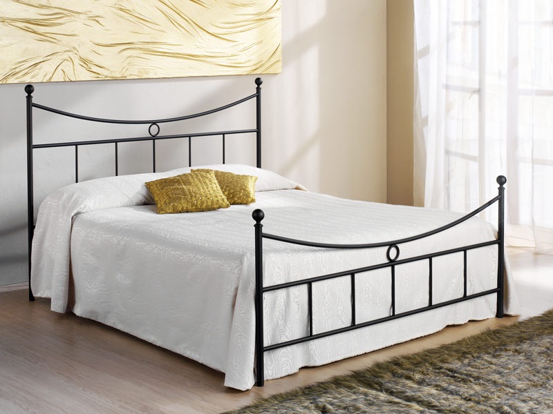 Classic Iron Bed